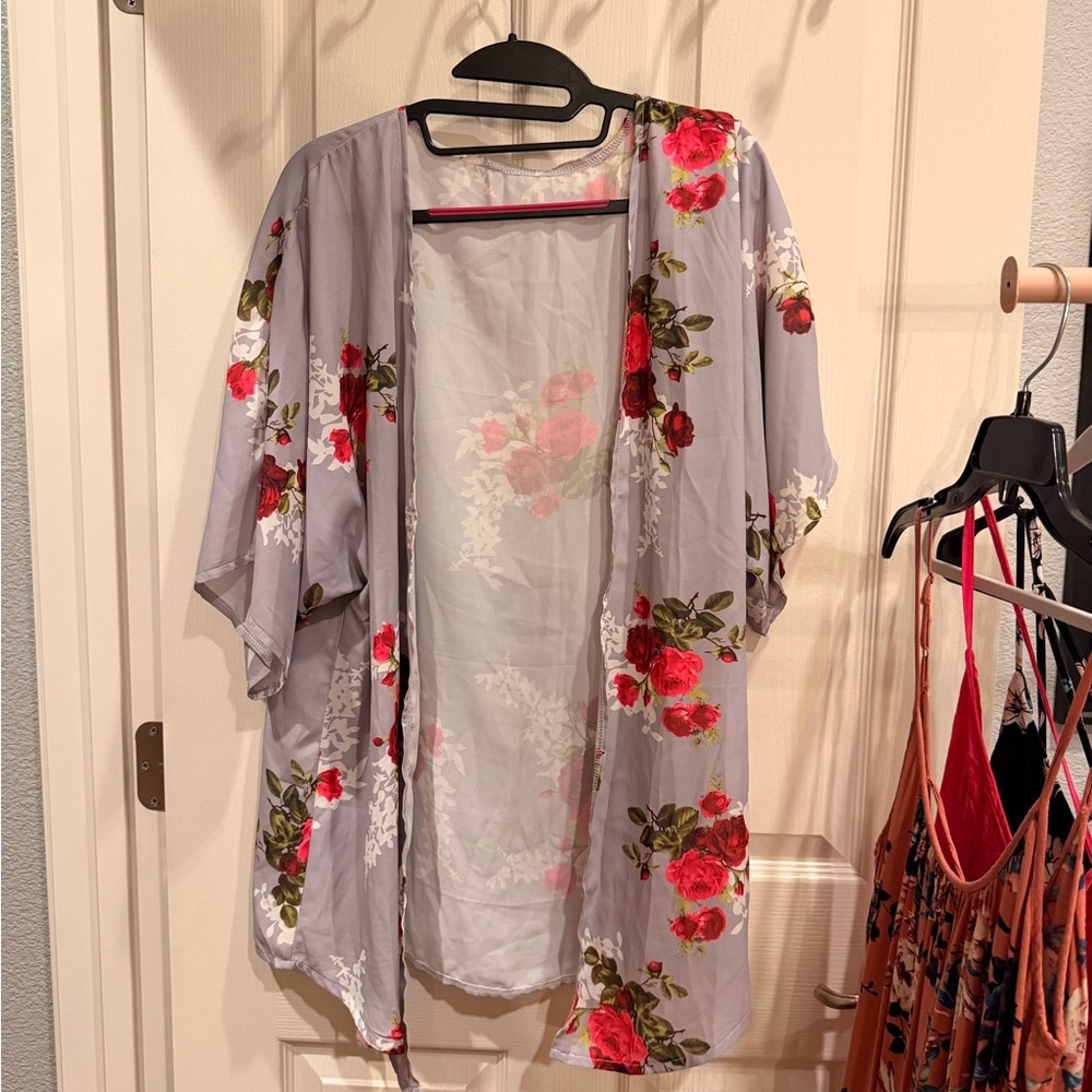 Size M Light Purple Floral Kimono Cover-Up
